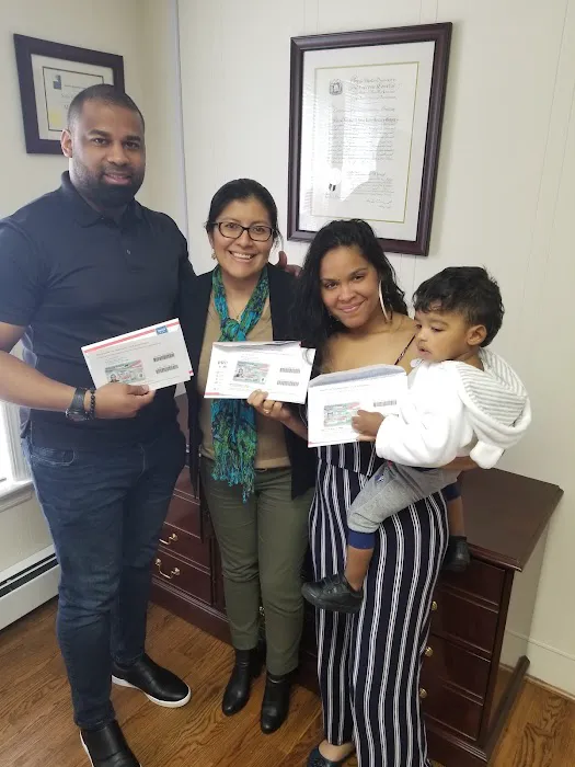Law Office of Neda Rosales-Chavez Esq. Abogada De Inmigración 4