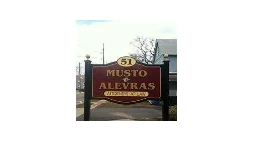 Musto & Alevras 5