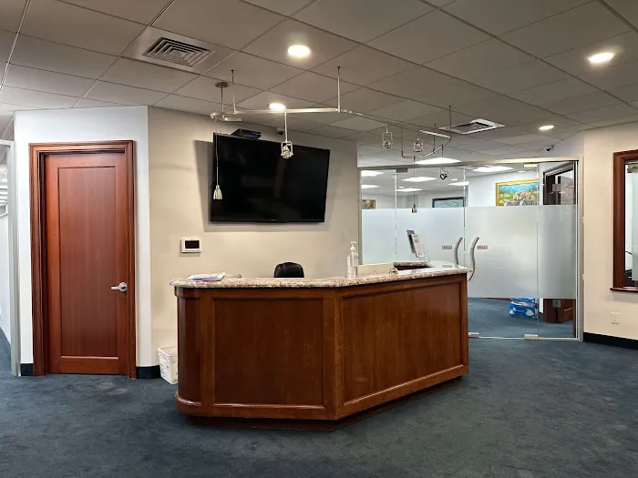 AM Law Group LLP 4
