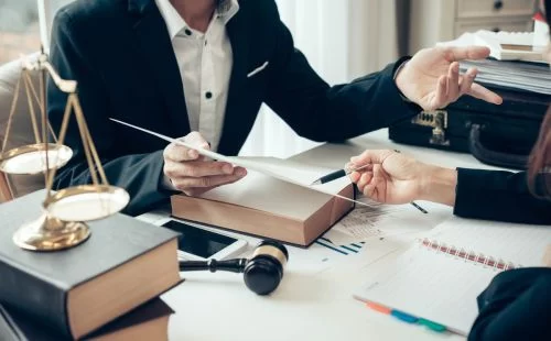 How to Find a Pro Bono Lawyer in the U.S. Without Losing Your Mind