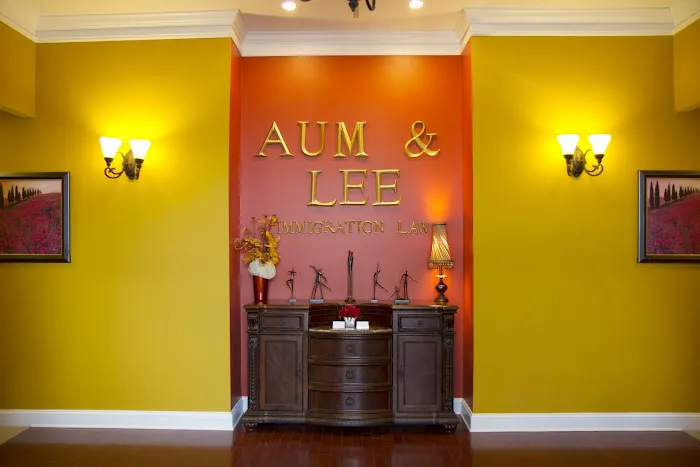 Aum & Lee, LLC Immigration Law 이강철 & 엄은시 이민법 변호사 4