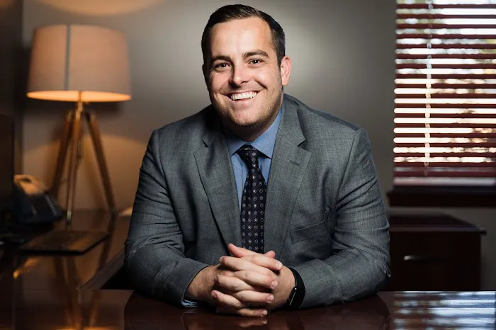 Abogado Adam Ashby, Esq. 5