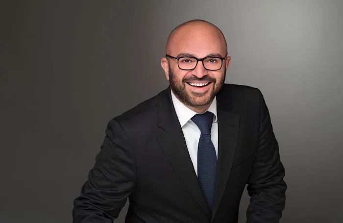 E & L LLP 4