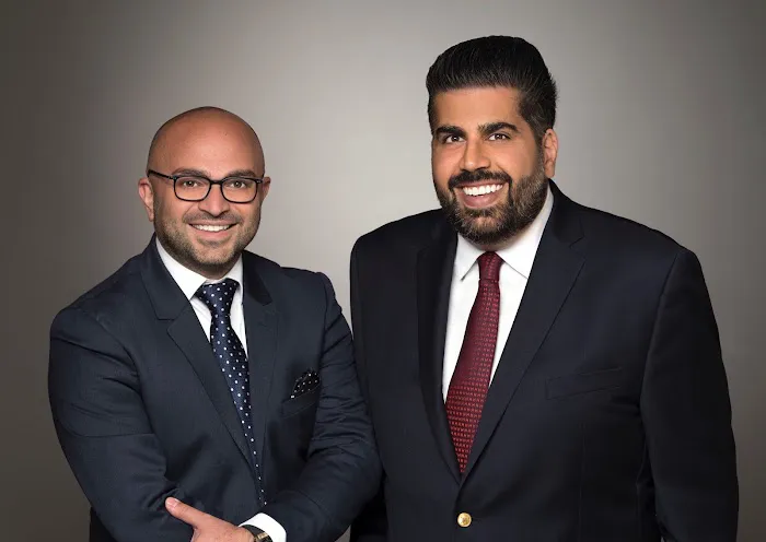 E & L LLP 4
