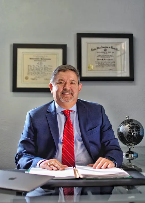 Pizzini - Arnott Immigration Law Firm (Ramon Pizzini) 5
