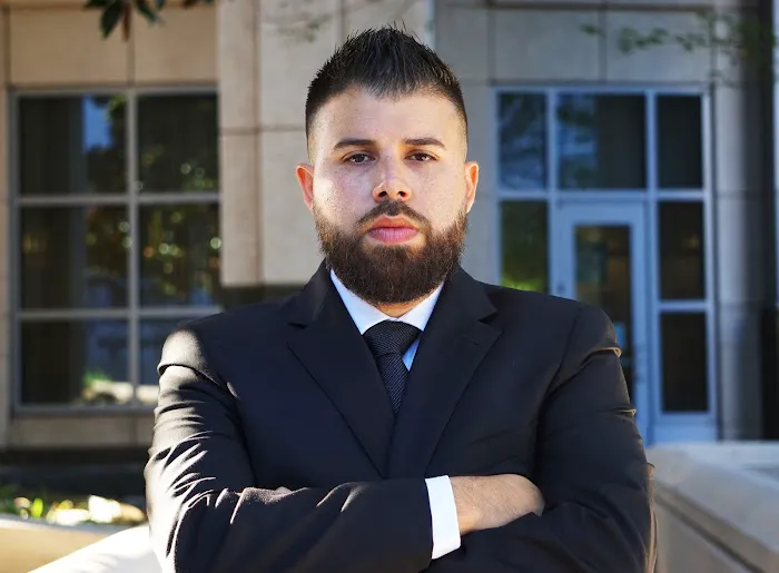 Attorney Josue Monrouzeau Abogado Josue Monrouzeau One Legal Team, PLLC. 5