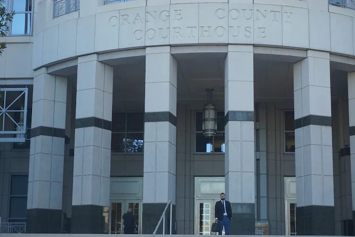 Attorney Josue Monrouzeau Abogado Josue Monrouzeau One Legal Team, PLLC. 5