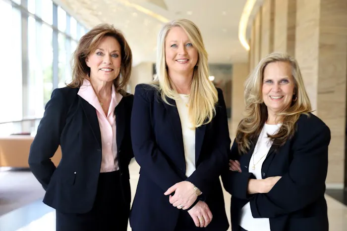 Mackoy, Hernandez, Jones and Woods LLP 5