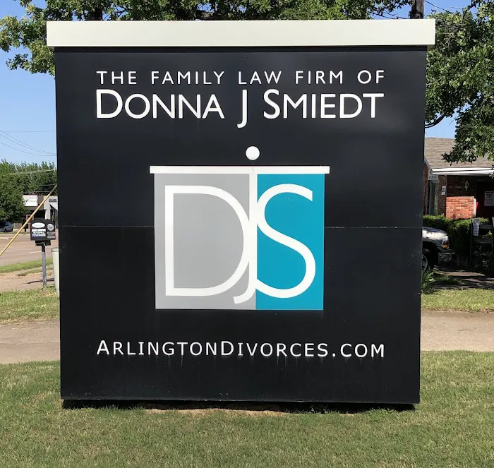 The Family Law Firm of Donna J Smiedt 4
