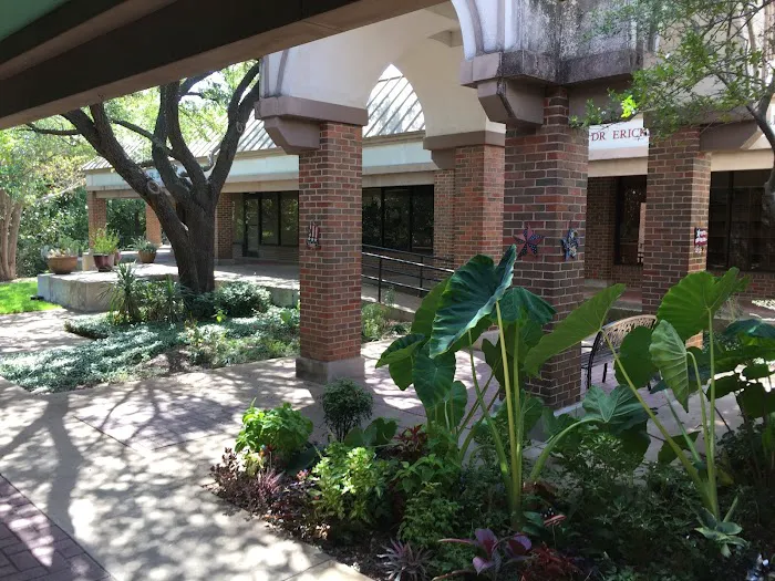 Law Office of Linda Thomson 4