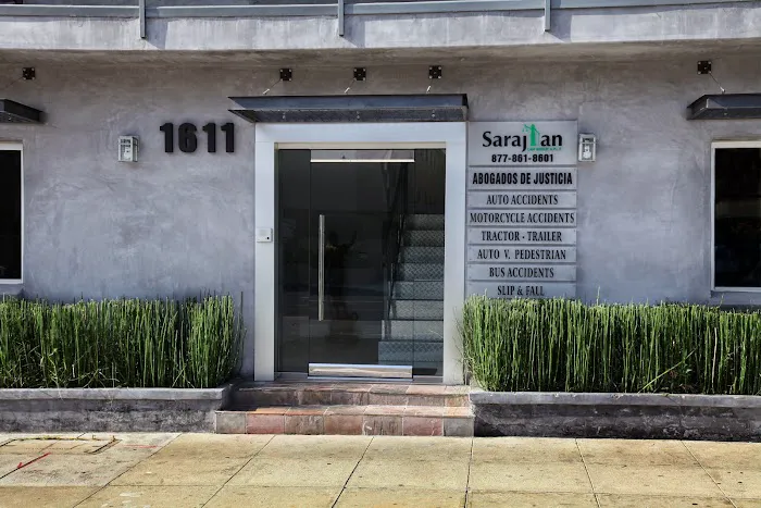 LA Injury Attorneys 4
