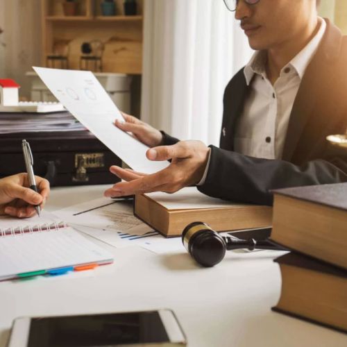 Legal Advice for Handling Small Business Contracts: Expert Tips and Strategies