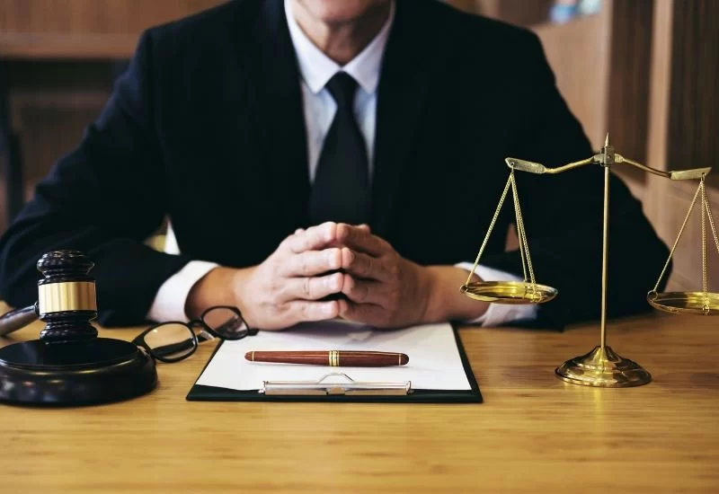 How to Hire a Lawyer for Dealing with Credit Issues – A Complete Guide