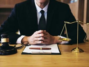 How to Hire a Lawyer for Dealing with Credit Issues – A Complete Guide