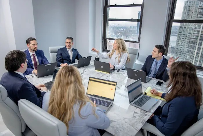 Mizrahi Kroub LLP 4