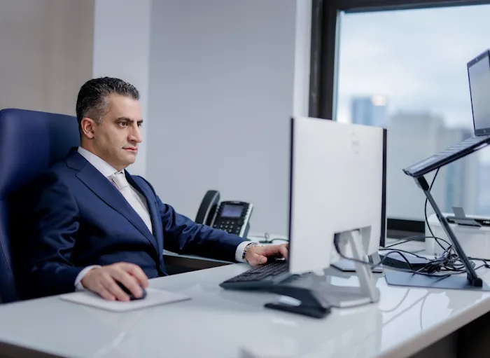 Mizrahi Kroub LLP 4