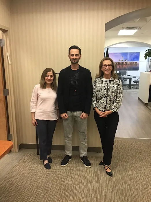 Hill & Moin LLP - Accident Attorneys 4