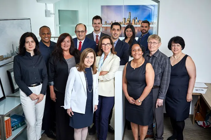 Hill & Moin LLP - Accident Attorneys 4