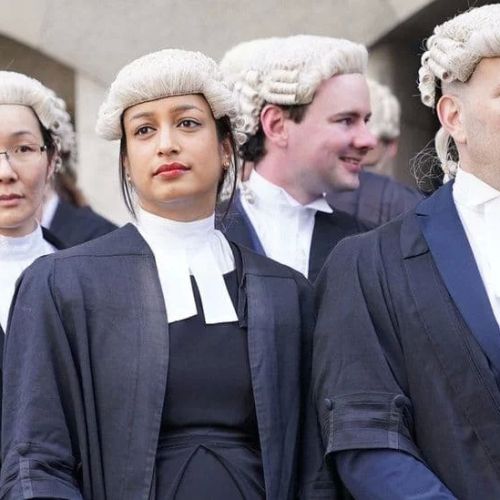 Do Lawyers in England Wear Wigs? Exploring the Tradition and Modern Practice