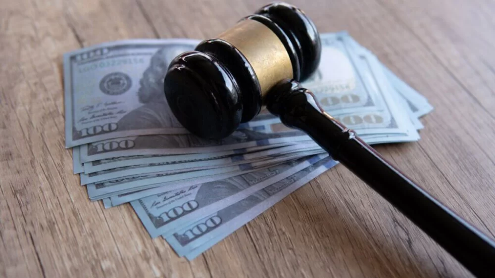 How Much Do Lawyers Earn a Week? Insights into Weekly Earnings and Career Factors