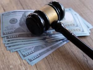 How Much Do Lawyers Earn a Week? Insights into Weekly Earnings and Career Factors
