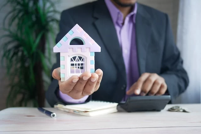 Understanding Title Insurance in Real Estate Transactions: Protecting Your Investment