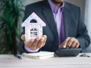 Understanding Title Insurance in Real Estate Transactions: Protecting Your Investment