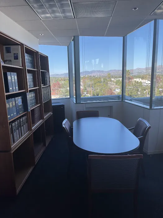 LA LAW CENTER, PC 4