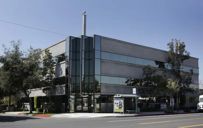 LA LAW CENTER, PC 4