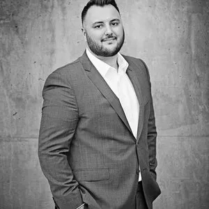 Darius Amiri, ESQ. 5