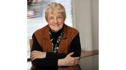 Brigitte Schmidt Bell PC 4