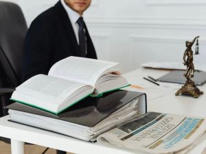 How Much Do the Best Lawyers Make? Insights into Top Legal Earnings