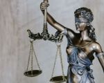 How Much Lawyers Make: Income Insights by Specialty and Region
