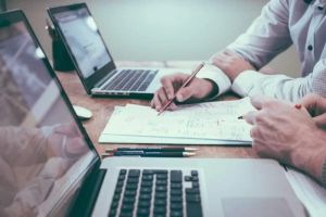 Do Lawyers or Doctors Make More? A Career and Salary Comparison