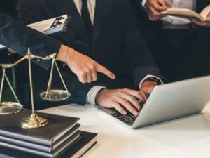 What Tools Do Lawyers Use – Essential Legal Software & Technology Explained