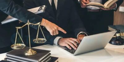 What Tools Do Lawyers Use – Essential Legal Software & Technology Explained