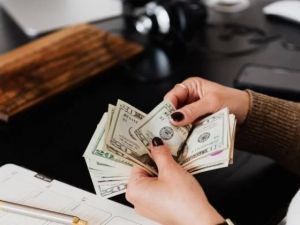 How Much Do Lawyers Earn Per Year? A Detailed Look at Salaries in the U.S.