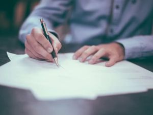 How Many Hours Do Lawyers Work?