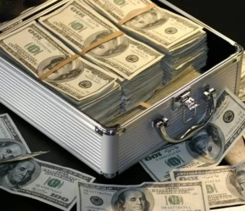 How Much Do International Lawyers Earn in Today’s Global Legal Market