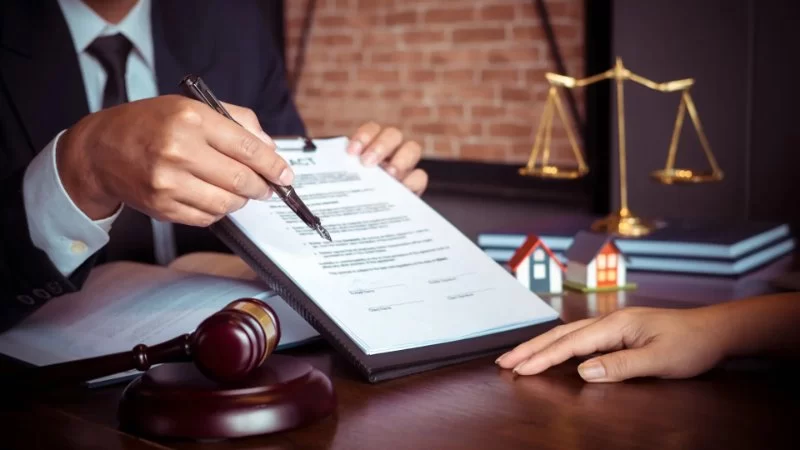 How Much Do Lawyers Get from a Settlement