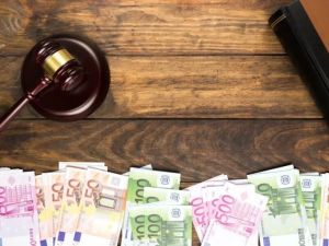 How Do Lawyers Make Money? Understanding Lawyer Fees and Billing Methods