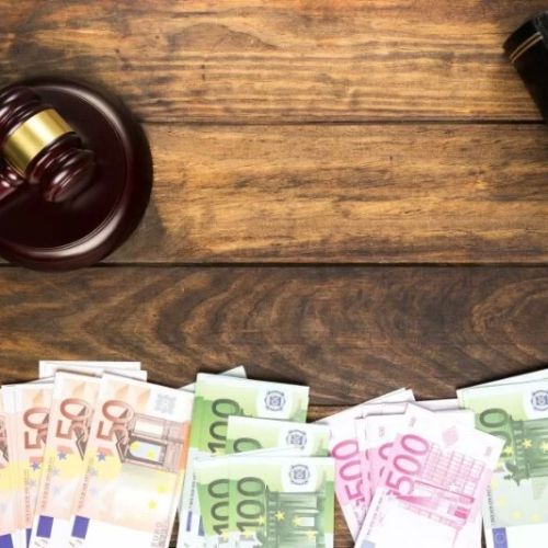 How Do Lawyers Make Money? Understanding Lawyer Fees and Billing Methods