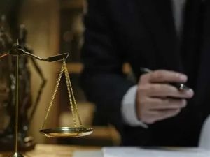 What Is the Major for Lawyers? Understanding the Best Pre-Law Paths