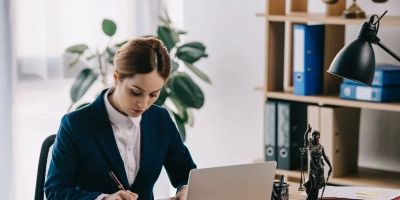 How Many Hours Do Corporate Lawyers Work? A Detailed Look at Their Work-Life Balance