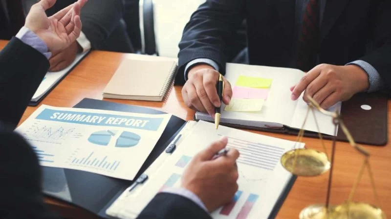 How Much Do Lawyers Earn Per Hour? Understanding Lawyer Hourly Rates