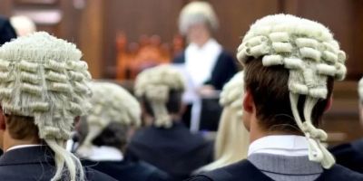 Do British Lawyers Still Wear Wigs? Tradition Explained