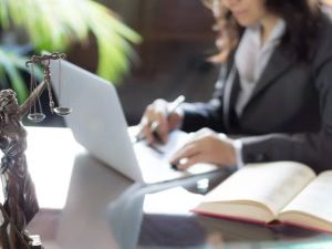 What Does an Estate Planning Lawyer Do?