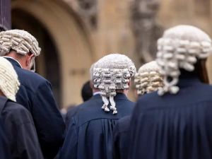 Do British Lawyers Still Wear Wigs? A Look into Legal Tradition