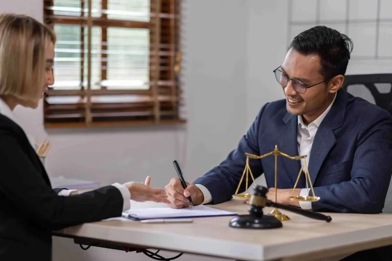 Do Lawyers Have Malpractice Insurance? Why It’s Crucial for Legal Protection