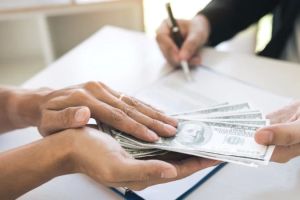 How Much Money Do Lawyers Make a Year